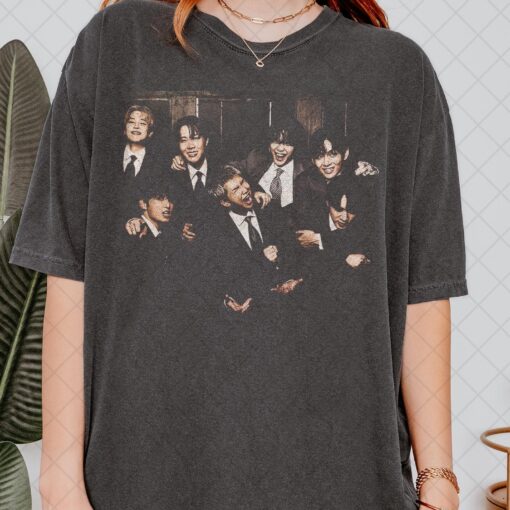 Comfort Colors Kpop Idol World Tour 2026 T-Shirt, Gift For Women and Man Unisex T-Shirt